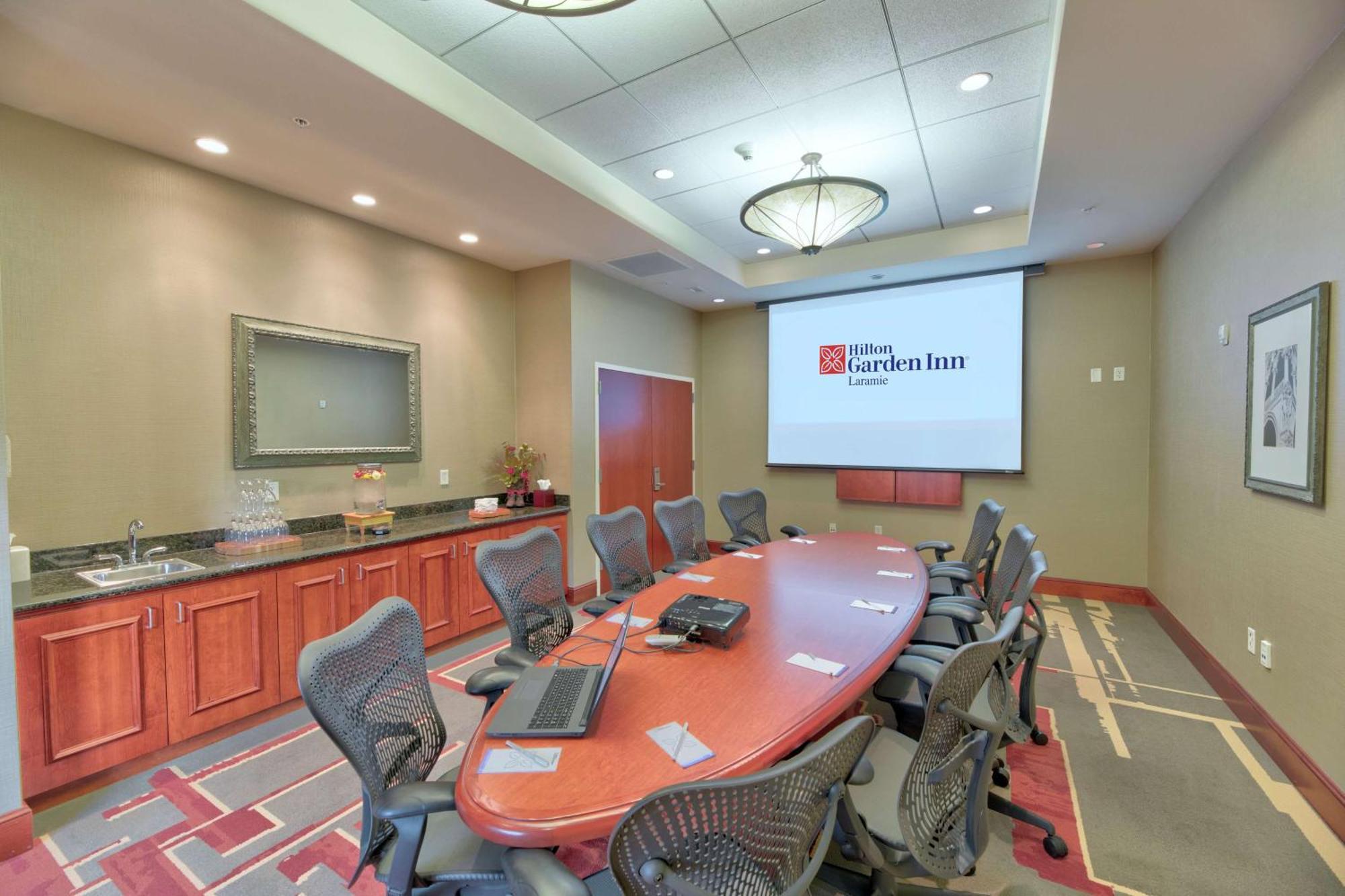 Hilton Garden Inn Ларами Экстерьер фото