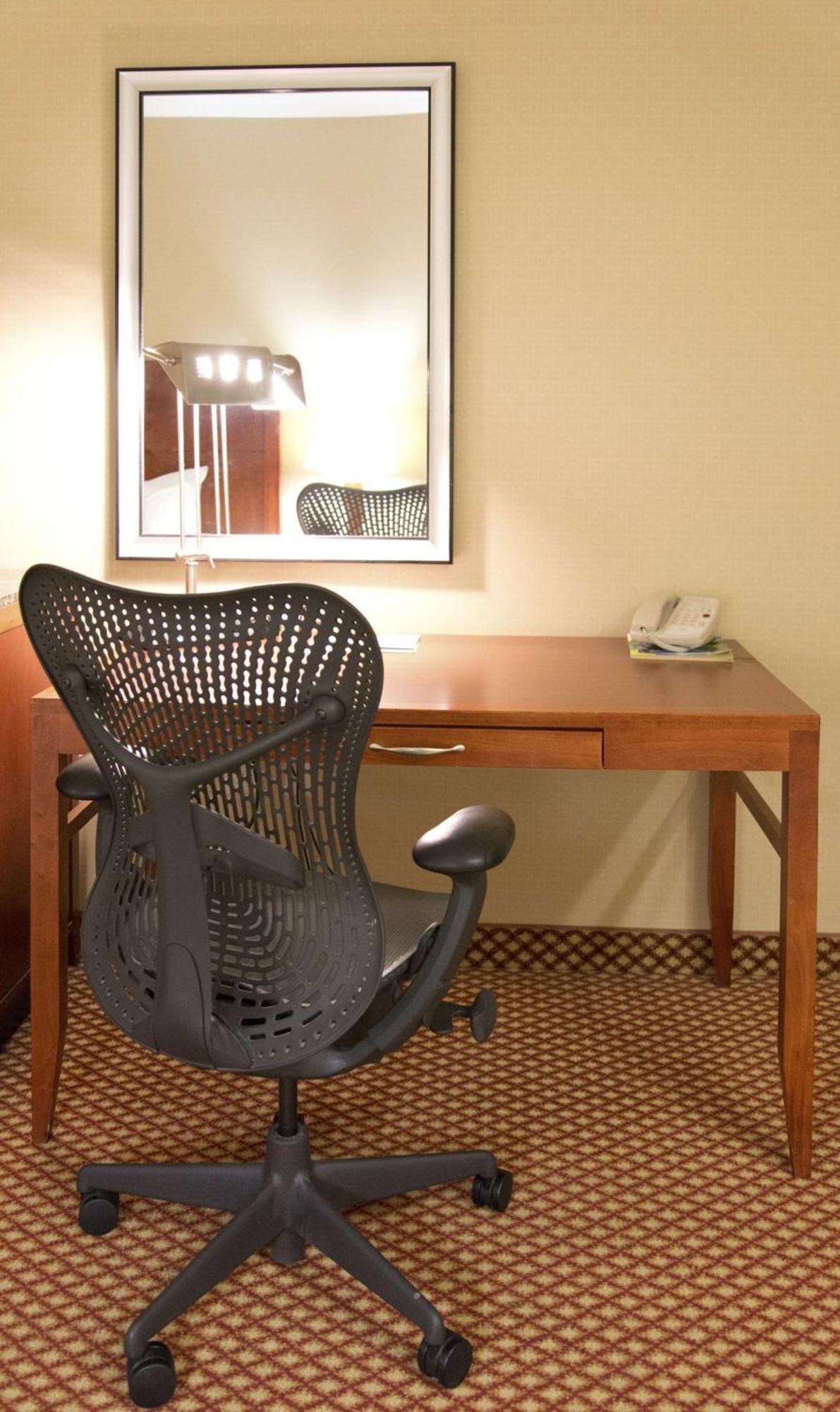 Hilton Garden Inn Ларами Экстерьер фото