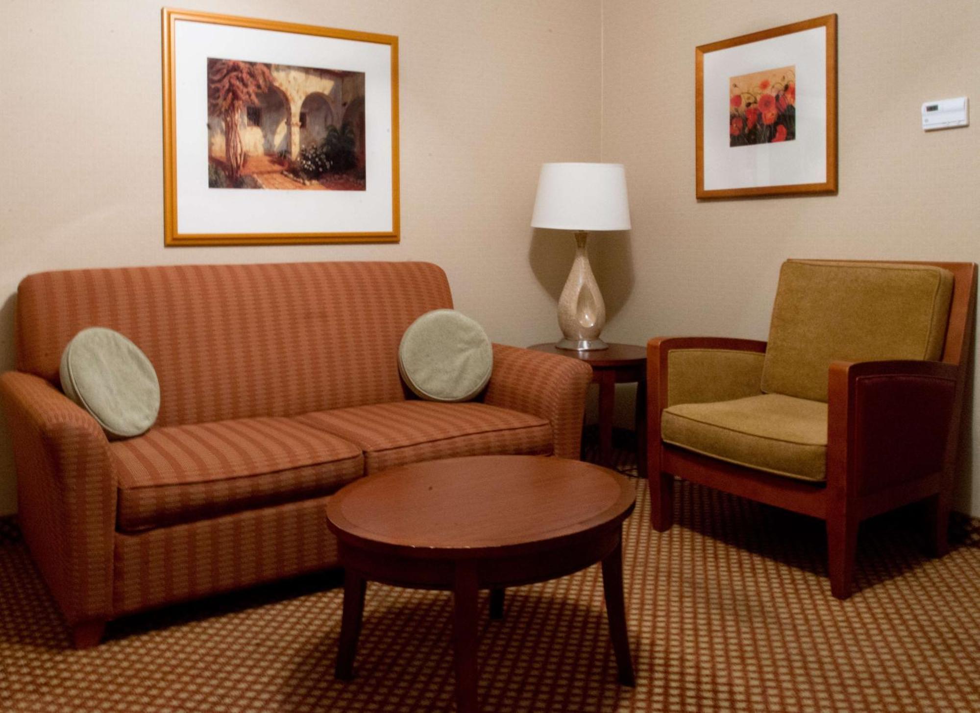 Hilton Garden Inn Ларами Экстерьер фото