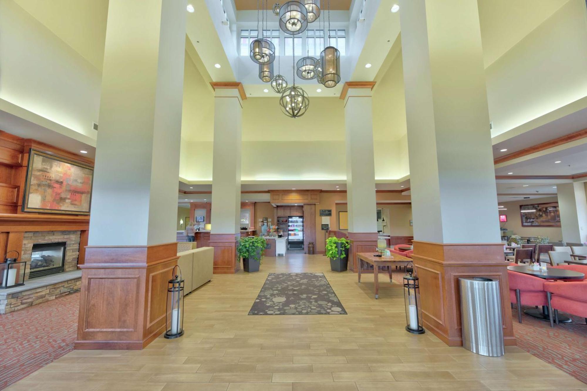 Hilton Garden Inn Ларами Экстерьер фото