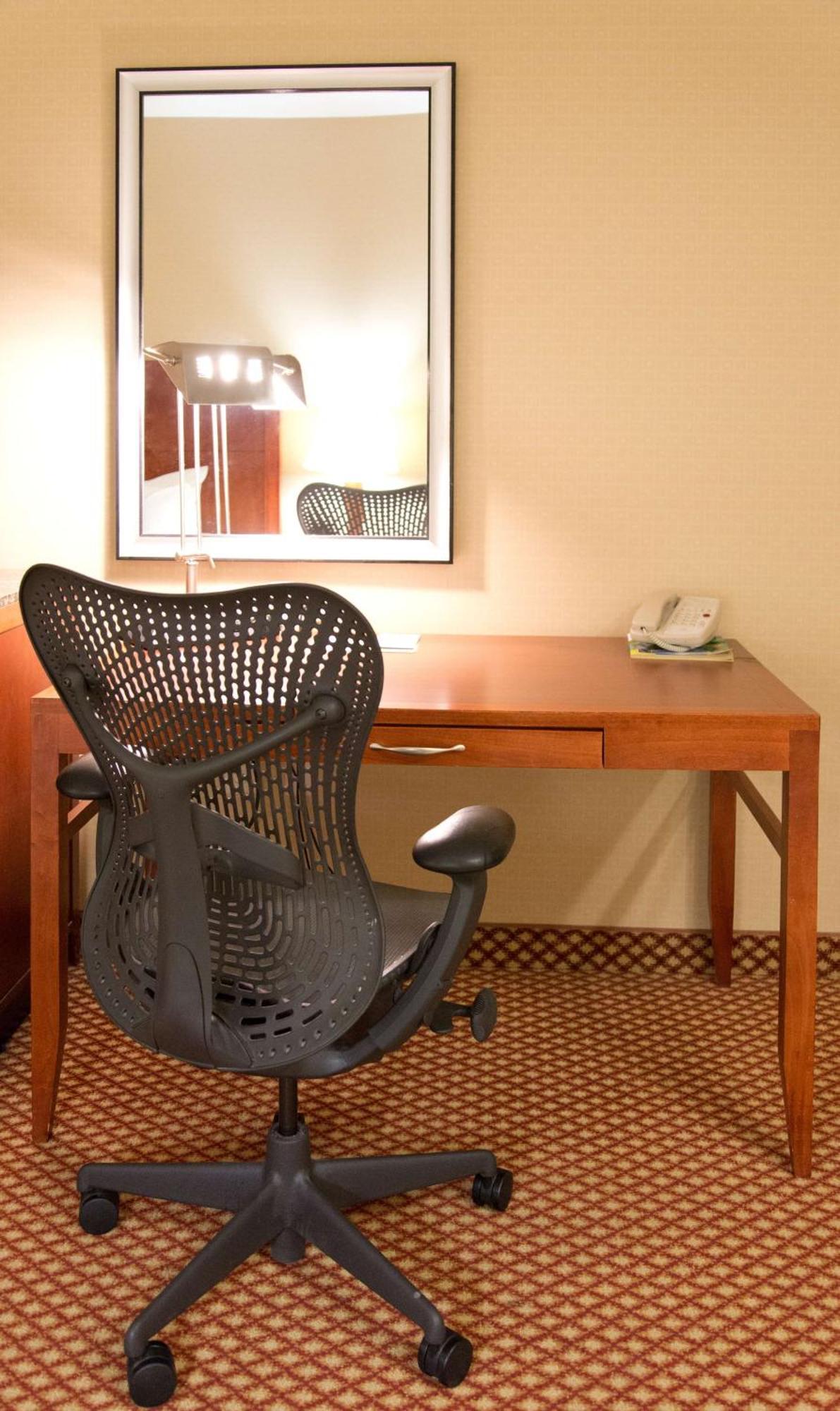 Hilton Garden Inn Ларами Экстерьер фото