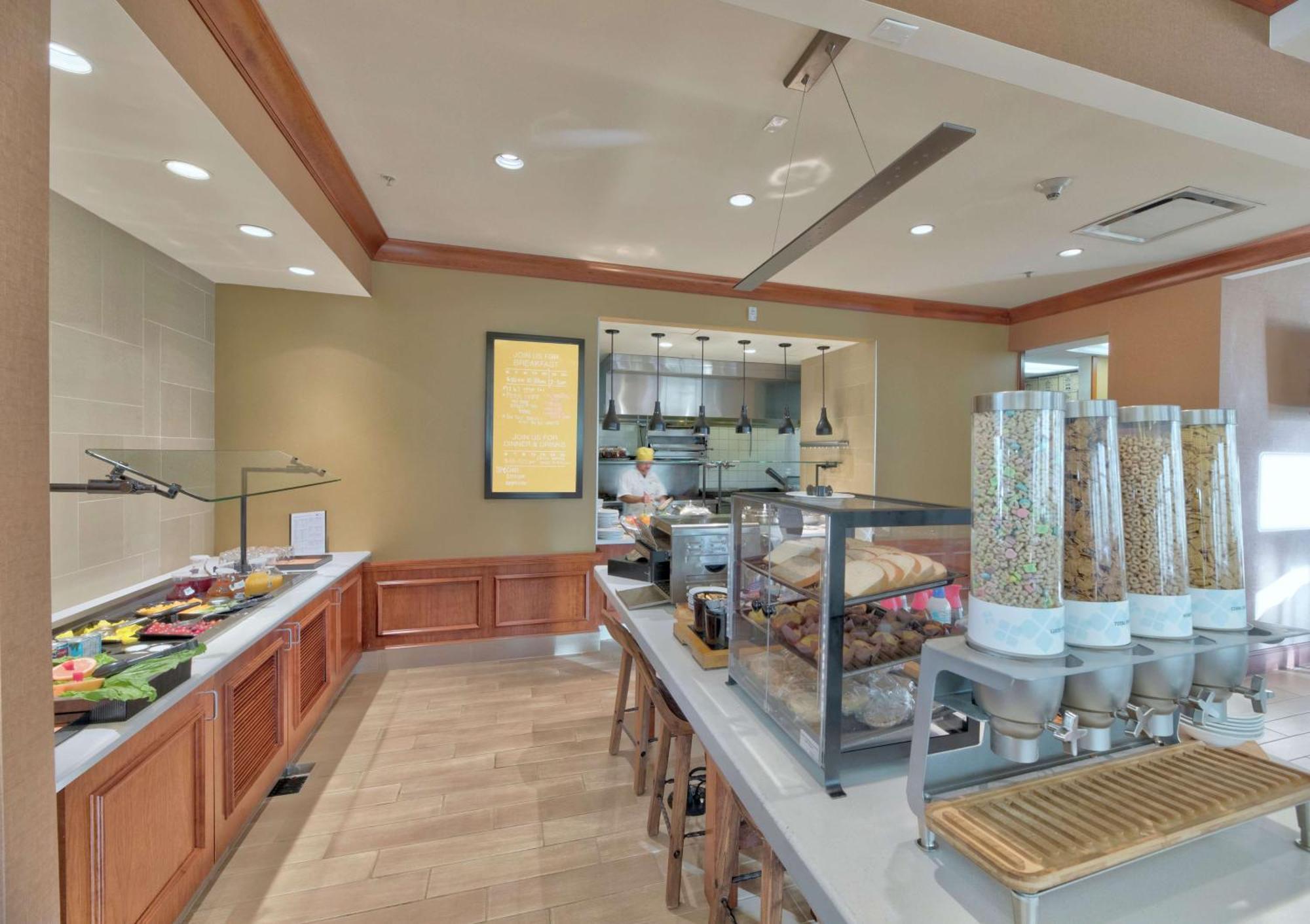 Hilton Garden Inn Ларами Экстерьер фото