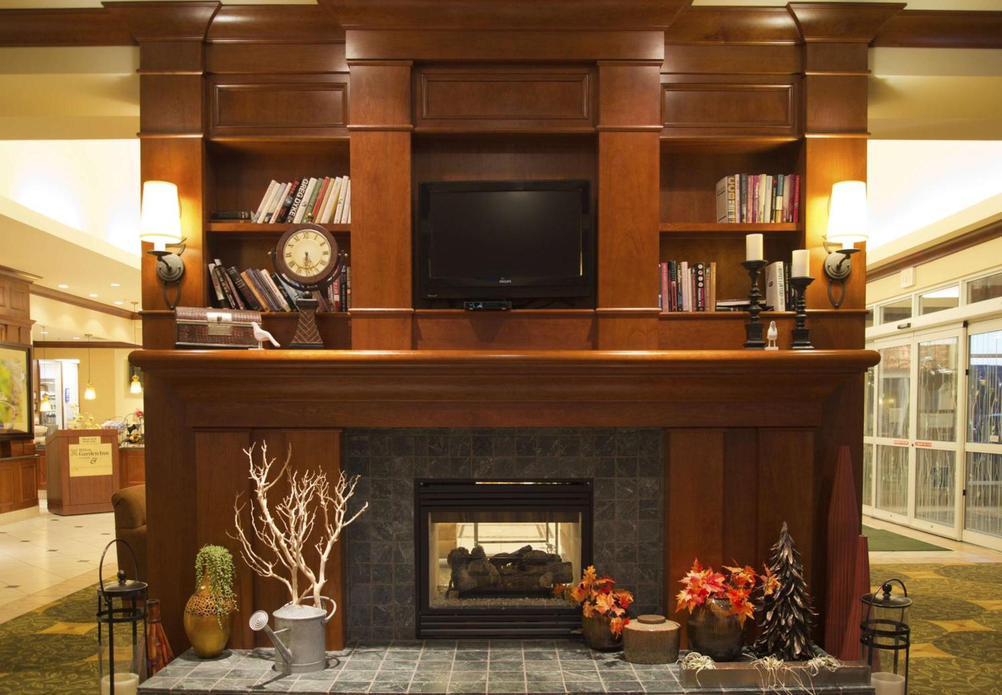 Hilton Garden Inn Ларами Экстерьер фото