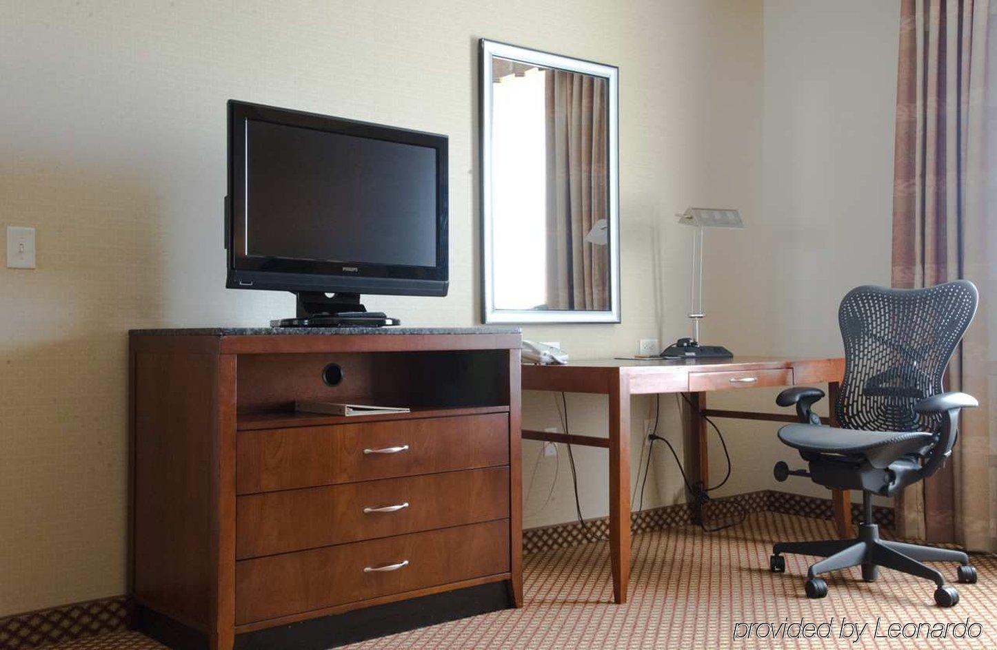 Hilton Garden Inn Ларами Экстерьер фото