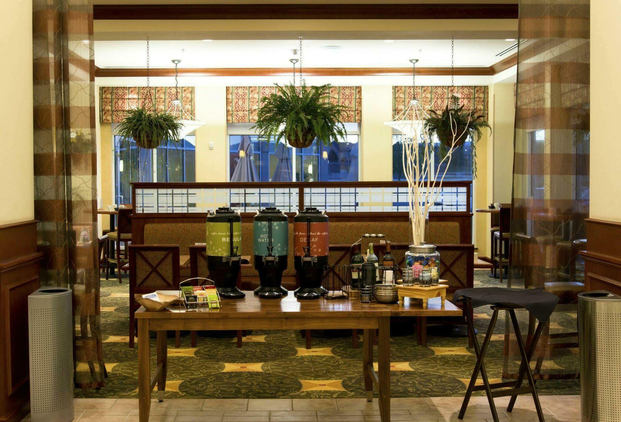 Hilton Garden Inn Ларами Экстерьер фото