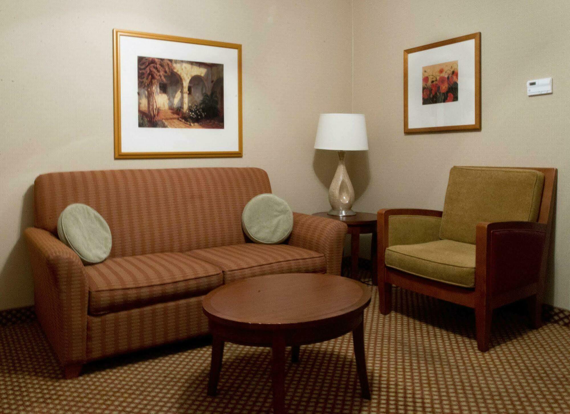 Hilton Garden Inn Ларами Экстерьер фото